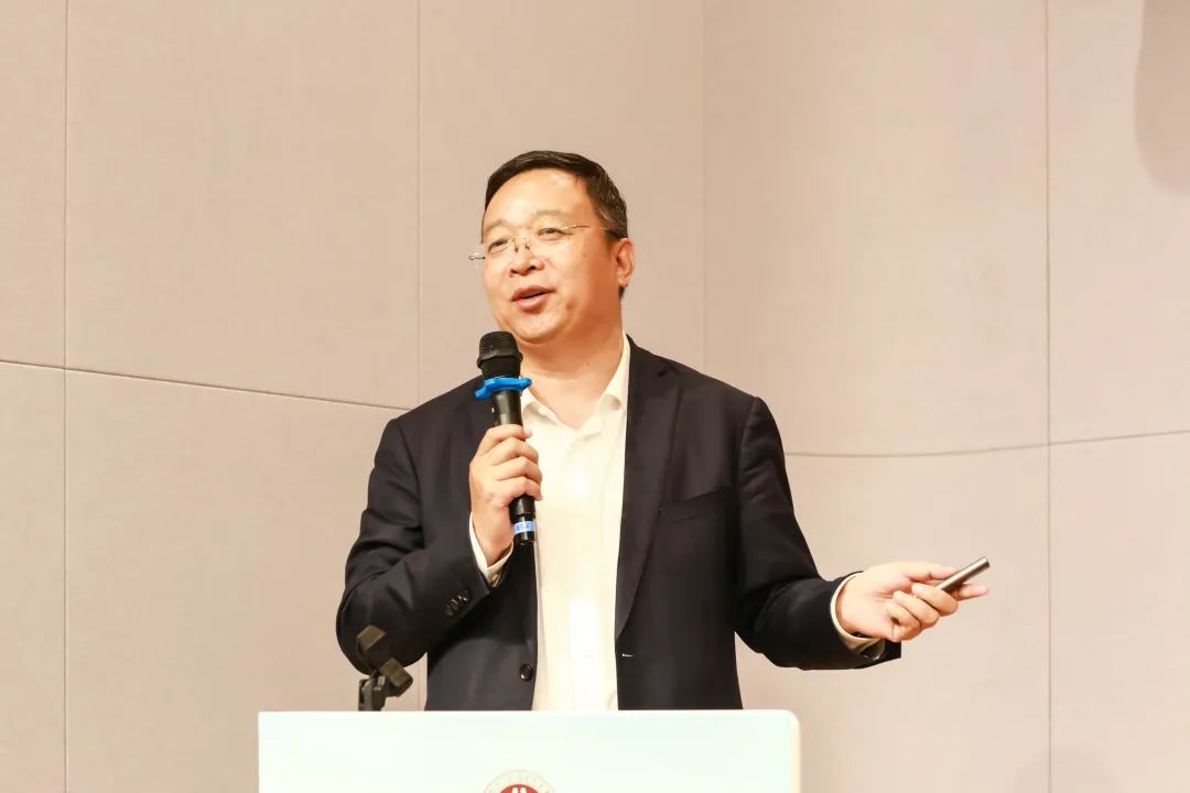 张贵民在北大作“价值为纲：医药产业的价值重构之生命的中医药思考”主题演讲